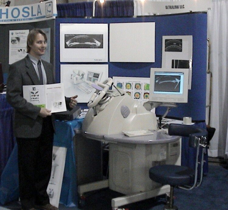 Ultrasound Primer - Bjarne at tradeshow with Artemis